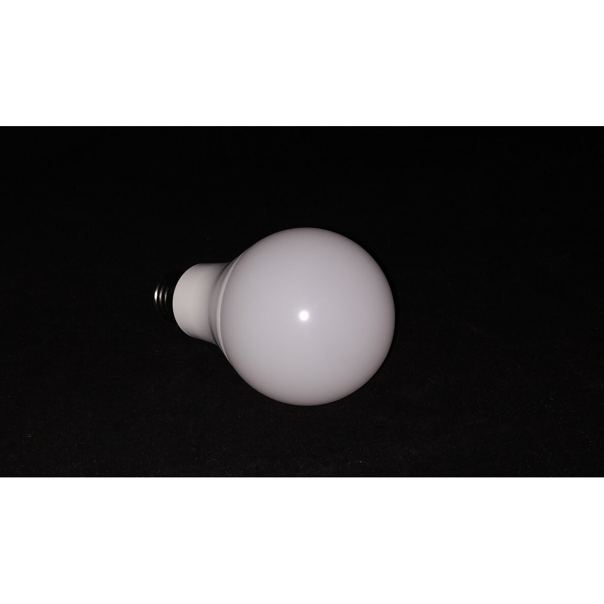 Lempa LED išman. RGB+W E27 5/9W PS-16-LS 1 Lempa LED išman. RGB+W E27 5/9W PS-16-LS 1