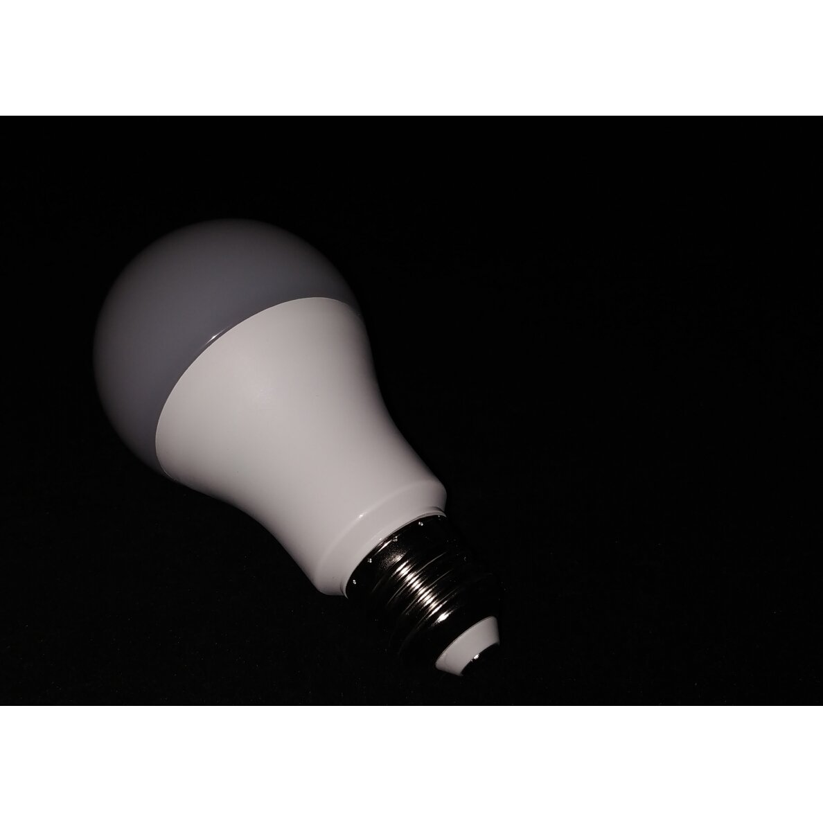 Lempa LED išman. RGB+W E27 5/9W PS-16-LS 2 Lempa LED išman. RGB+W E27 5/9W PS-16-LS 2