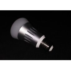 Lempa LED išman. RGB+W E27 7W 600L XS-SLD02